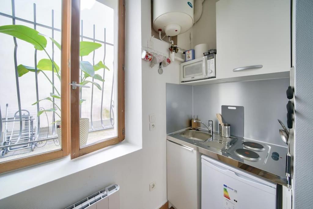 Appartamento Sur Cour, Proche Des Buttes-chaumont Parigi